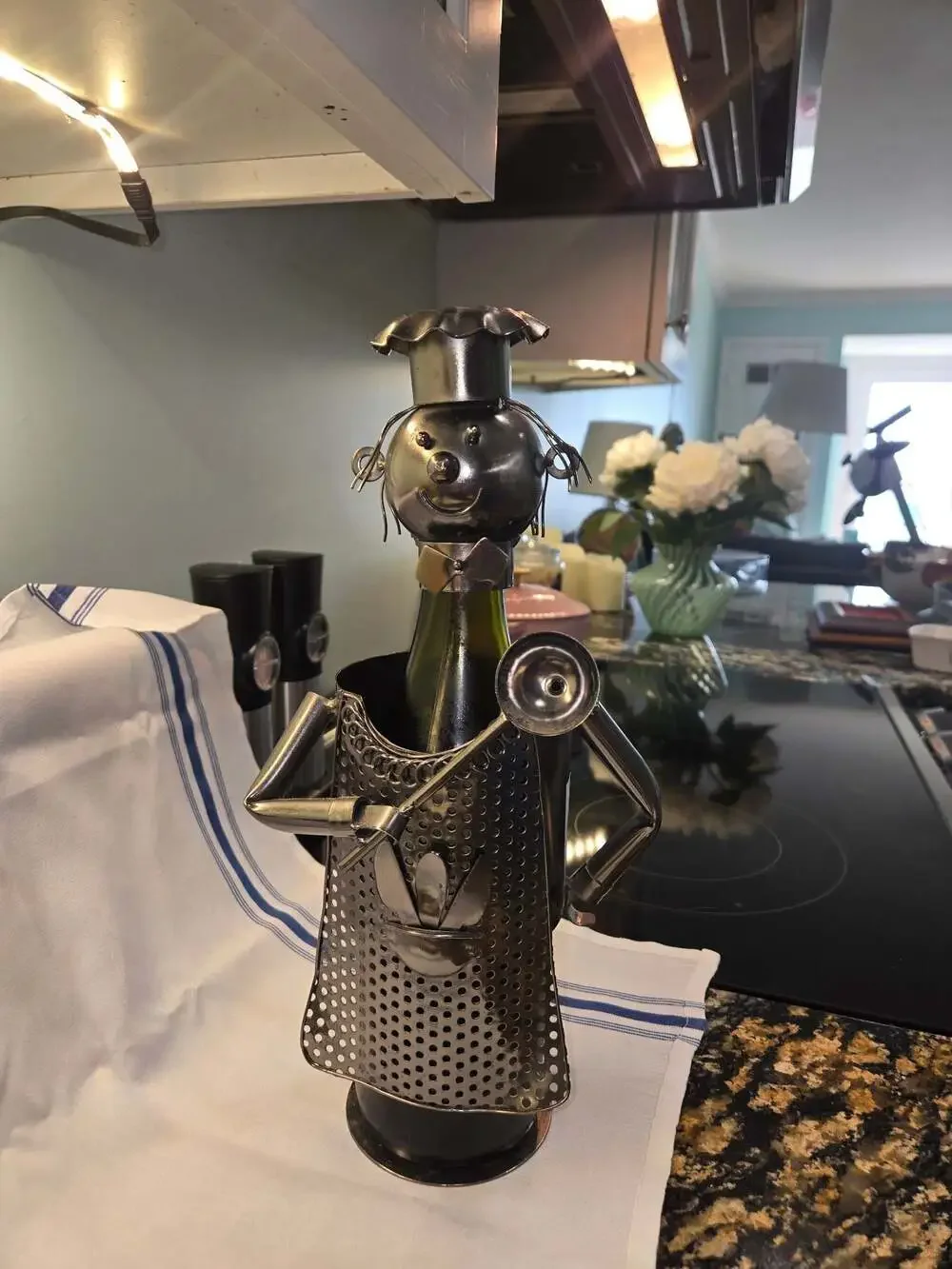 Metal Chef Decorative Wine Bottle Holder with Pan